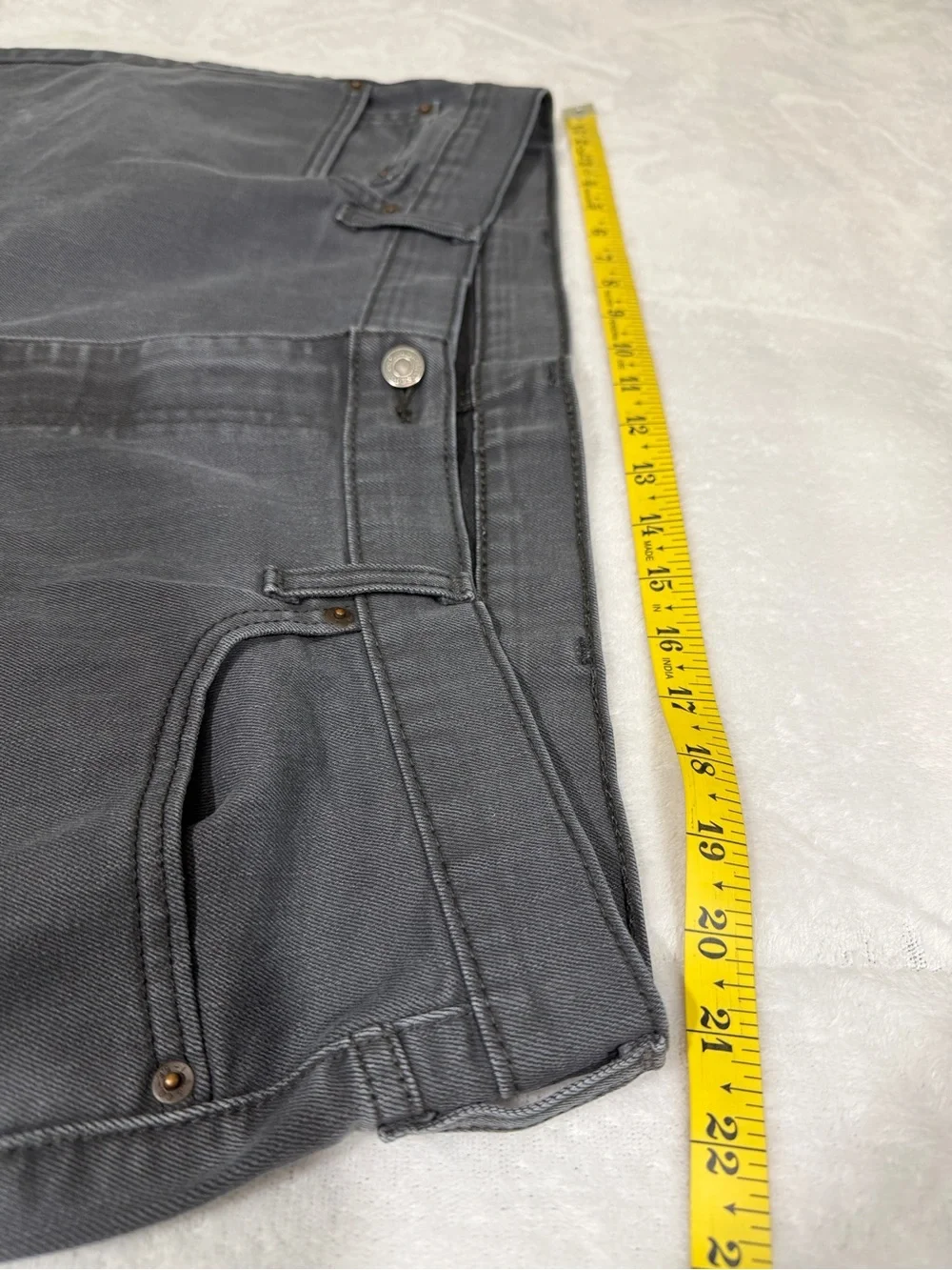 Levis straight leg